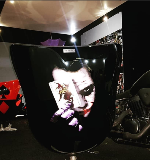 Poltrona Egg Coringa – tapeçaria preta e linha branca - ACEGG39