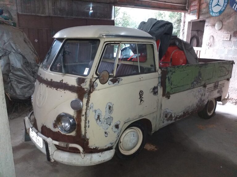 B581 – VW KOMBI PICK-UP 1975