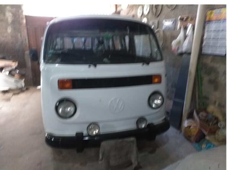 B582 – VW KOMBI 1988