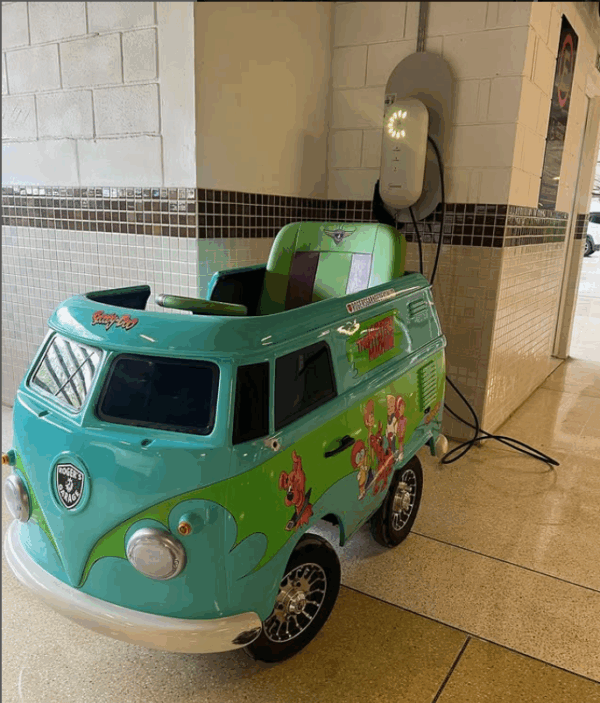 2520. Miniatura Kombi original eletrica RG12