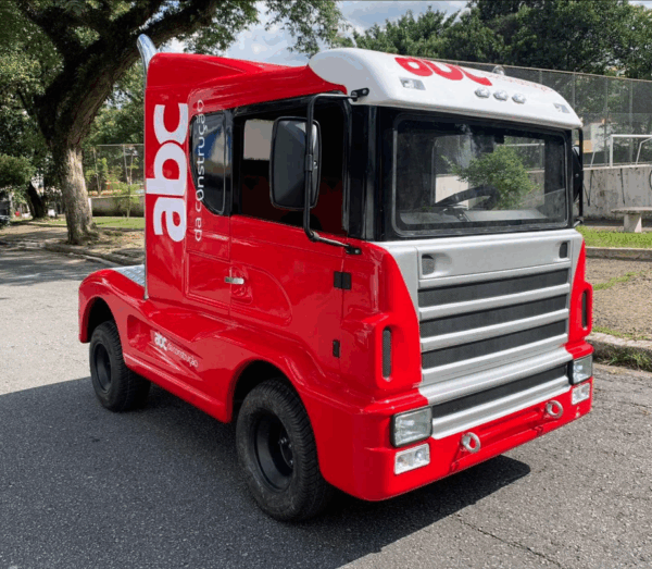 2528. Miniatura truck cara chata RG20