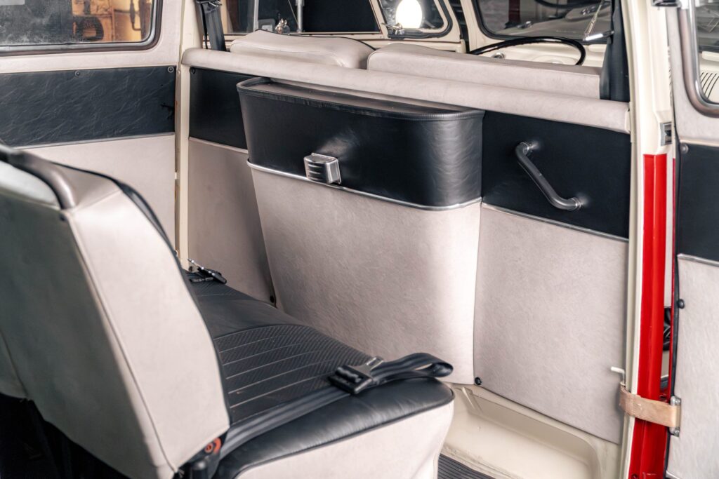 1971 volkswgen kombi luxo venda compra the garage for sale 39 13 2400x1600