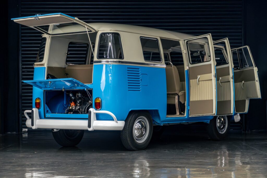 1975 volkswagen kombi 6portas venda compra the garage for sale 38 2400x1600