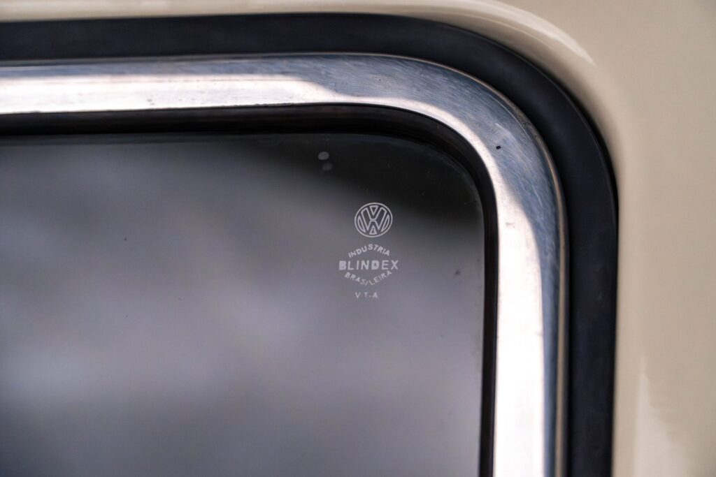 1975 volkswagen kombi corujinha venda compra the garage for sale 15 2400x1600