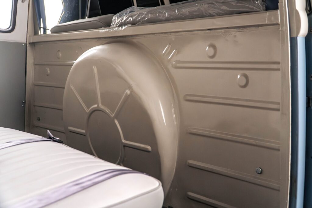 1975 volkswagen kombi corujinha venda compra the garage for sale 20 2400x1600