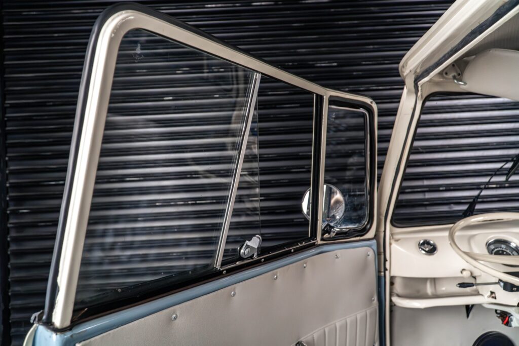 1975 volkswagen kombi corujinha venda compra the garage for sale 9 2400x1600