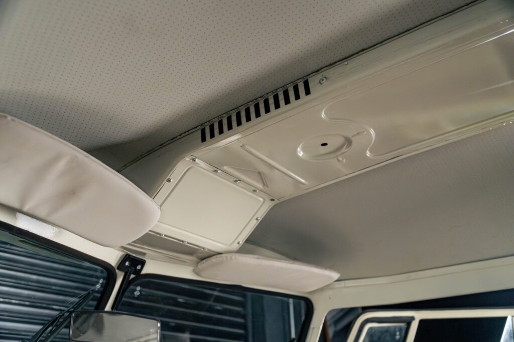 1973 volkswagen kombi camber venda compra the garage for sal (40)