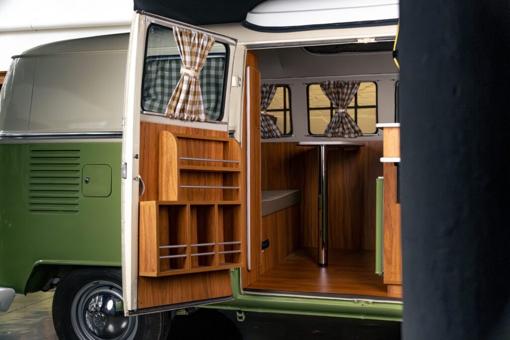 1973 volkswagen kombi camber venda compra the garage for sal (42)