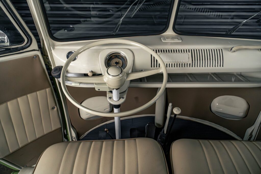 1973 volkswagen kombi camber venda compra the garage for sal (7)