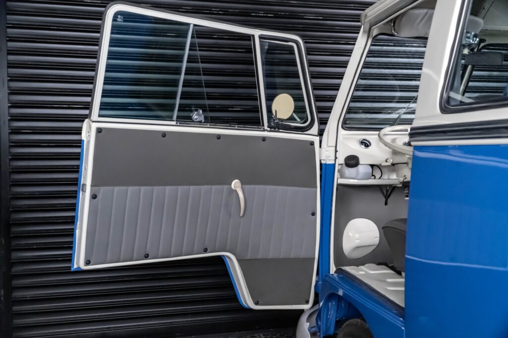 1975 volkswagen kombi camper venda compra the garage for sal (15)