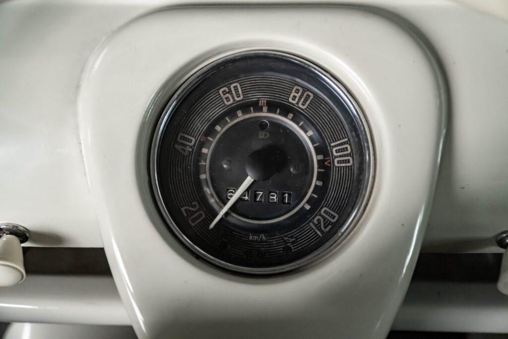 1975 volkswagen kombi camper venda compra the garage for sal (17)