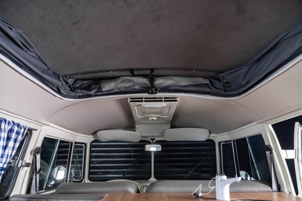 1975 volkswagen kombi camper venda compra the garage for sal (18)