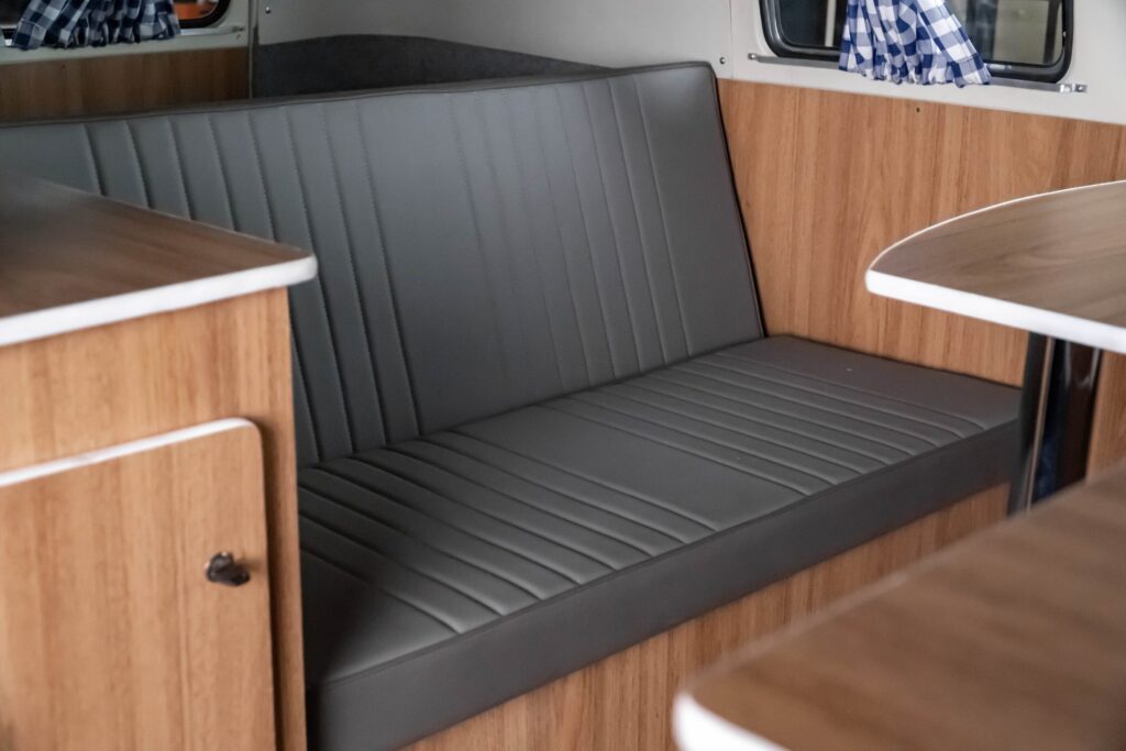 1975 volkswagen kombi camper venda compra the garage for sal (4)